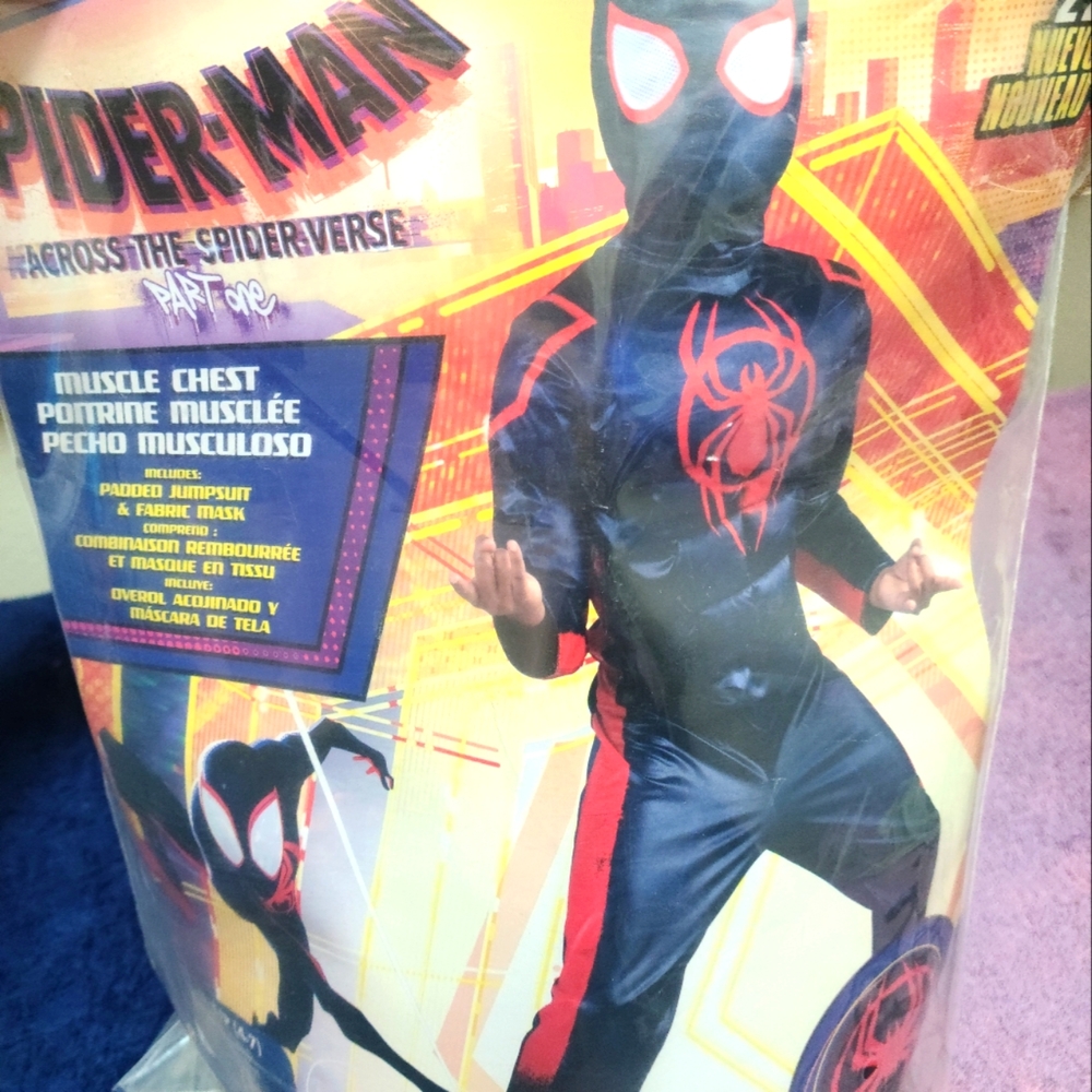 Spiderman Miles Morales costume. New. Didn't fit my son. Size 4-7